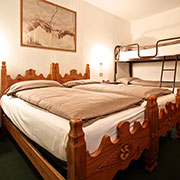 interior design quadruple bedroom, Hotel Loredana